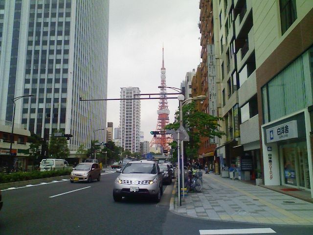 東京タワーと国道1号線(桜田通り)